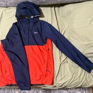 Patagonia Men's Blue and Red Raincoat